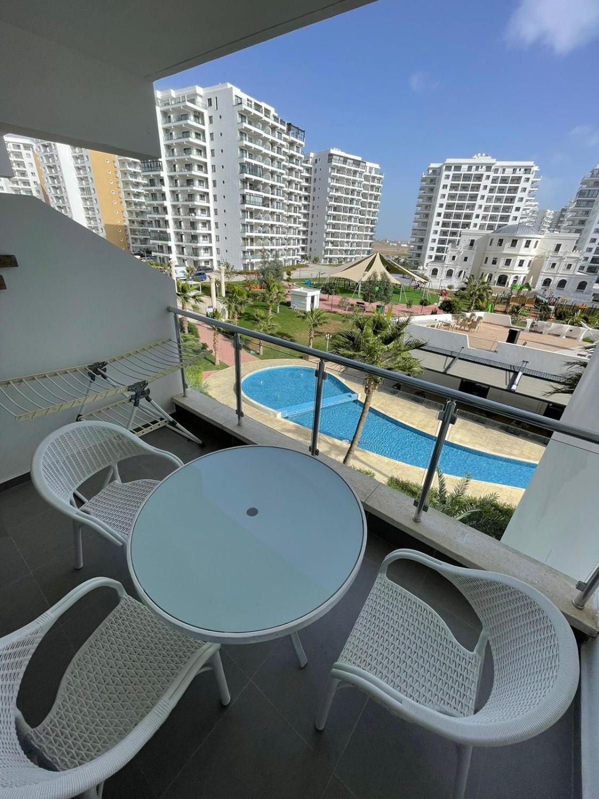 BLUE apartment in 5* Ceasar Resort Trikomo Exterior foto