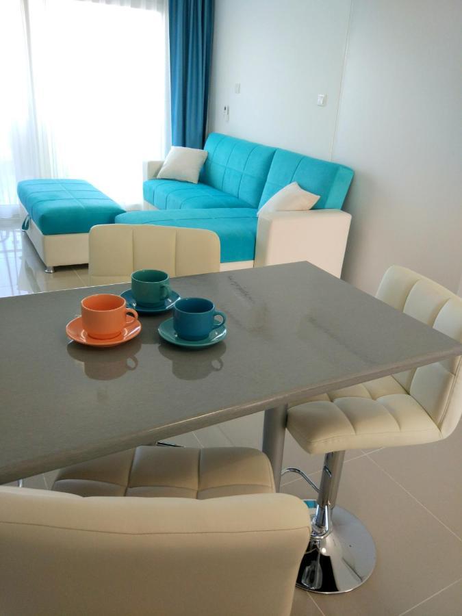 BLUE apartment in 5* Ceasar Resort Trikomo Exterior foto