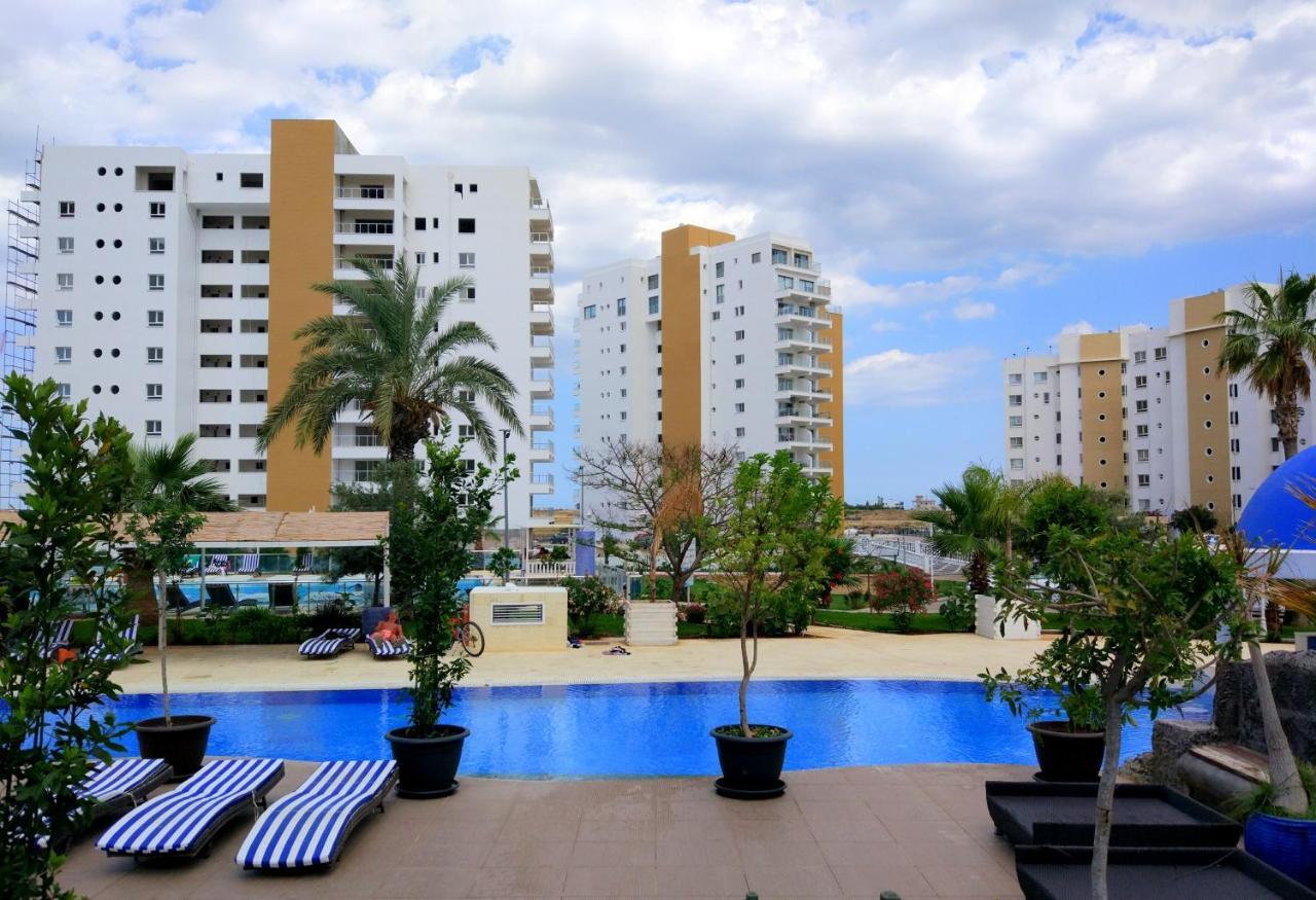 BLUE apartment in 5* Ceasar Resort Trikomo Exterior foto